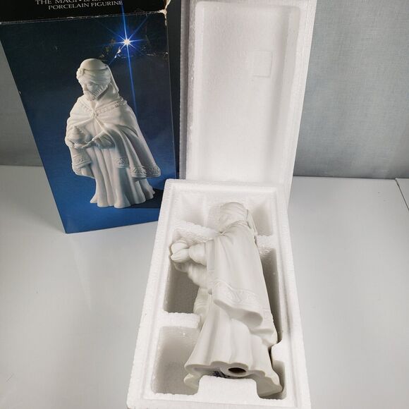 Vintage 1982 AVON Nativity Collectibles The Magi Bathasar Porcelain Figurine Box - Picture 6 of 16